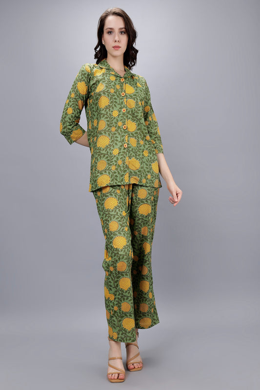 Green Ethnic Motifs Printed Cotton Shirt and Pajama Nightsuit Set