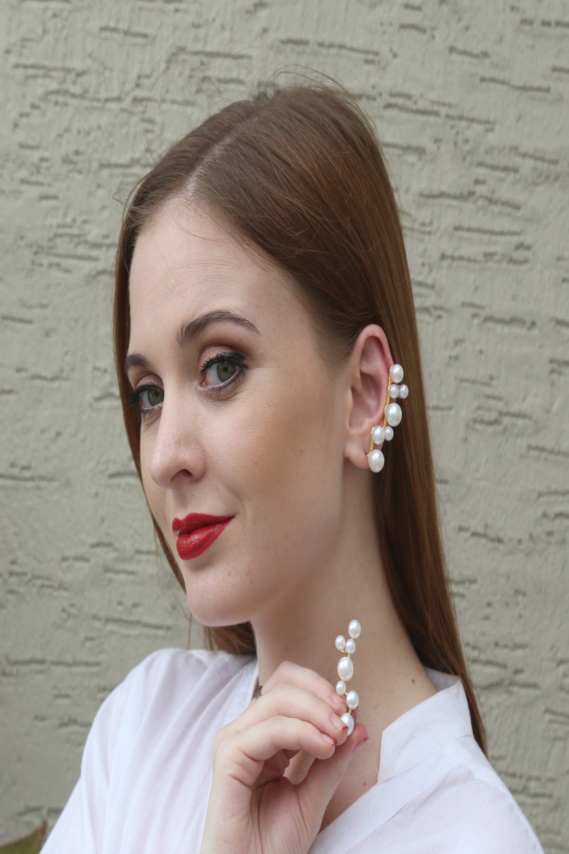 Women Western and Stylish Pearl Stud Earring