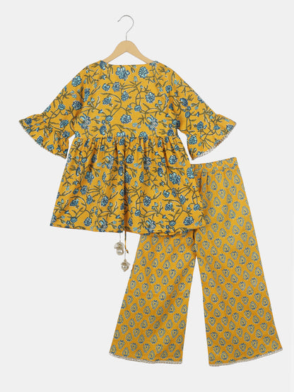 Ethnic Motifs Printed Cotton Top and Pant set with Detachable Shrug