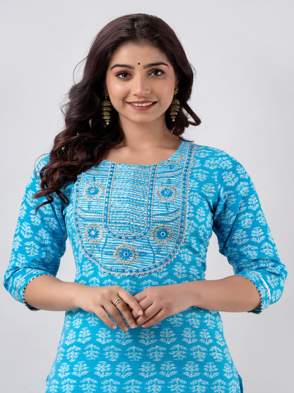 Blue Floral Printed Kurta and Pant Set with Embroidery Work on Yoke
